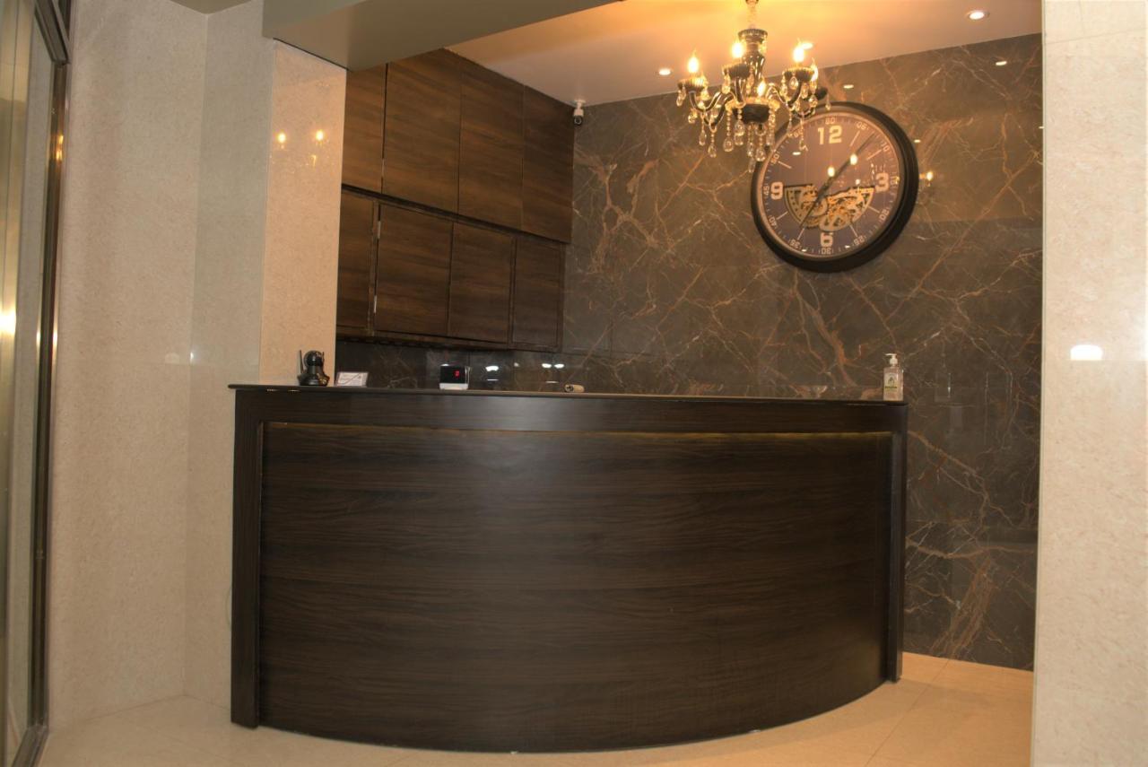 Vishal Hall Hotell Mumbai Exteriör bild