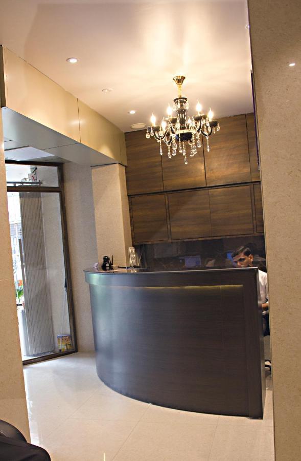 Vishal Hall Hotell Mumbai Exteriör bild