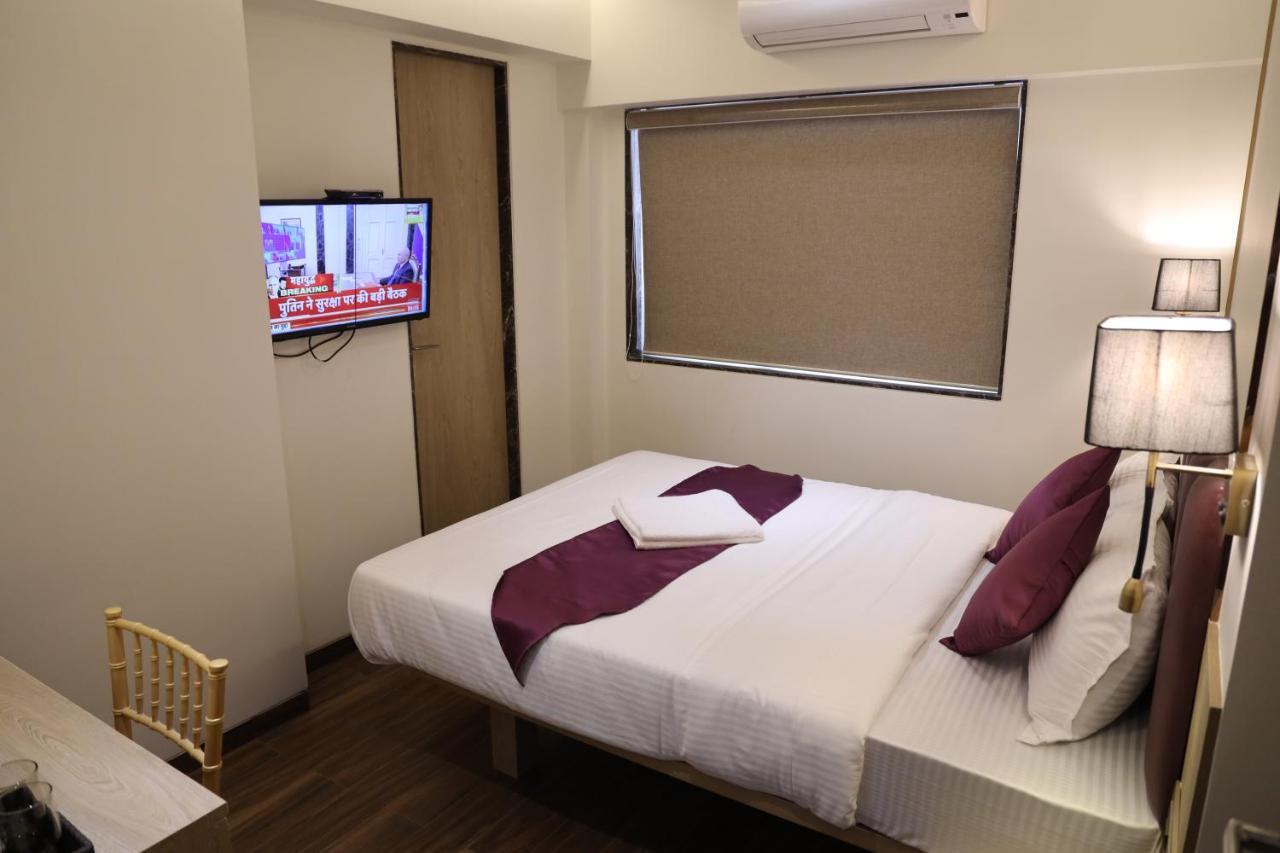 Vishal Hall Hotell Mumbai Exteriör bild