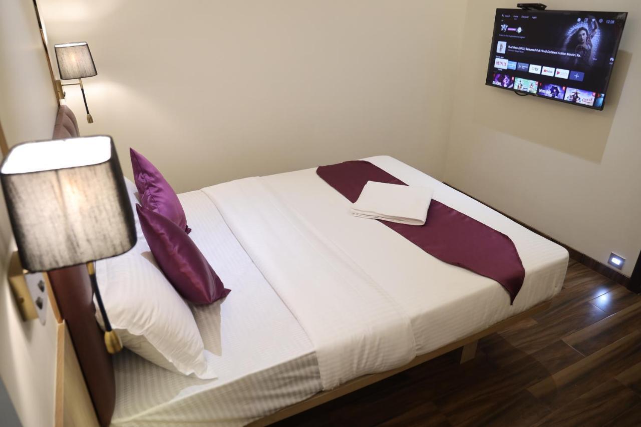 Vishal Hall Hotell Mumbai Exteriör bild